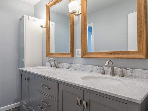 5th image of 712 Olde Settler Pl