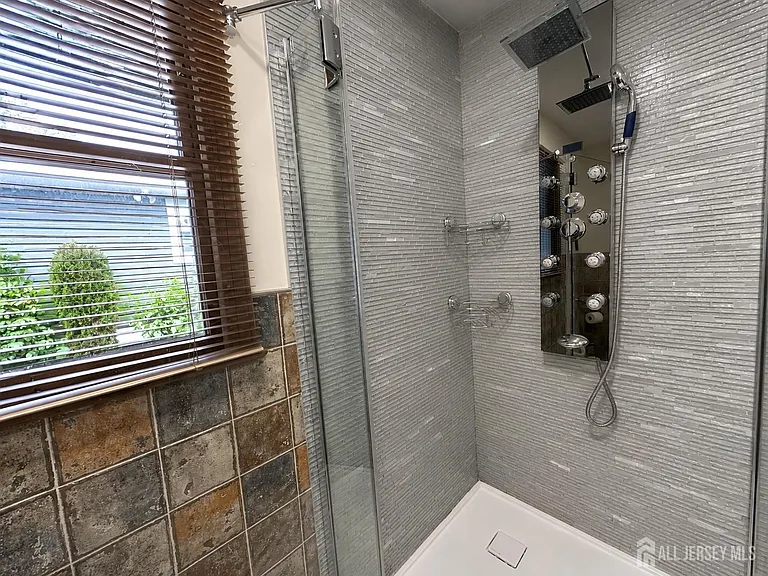 41 Harrison St — Photo 10