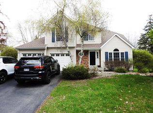 8914 Knollwood Dr, Eden Prairie, MN 55347