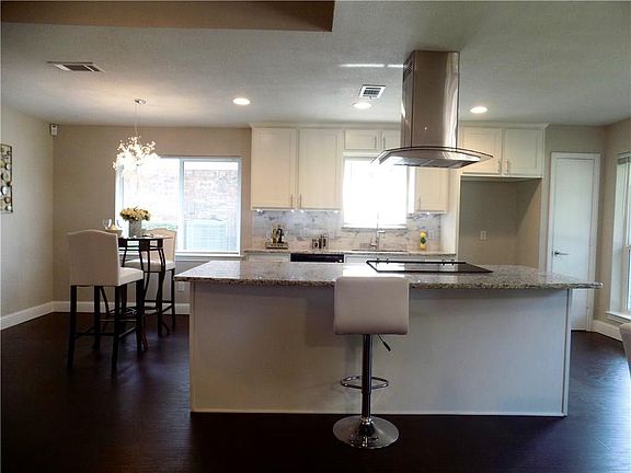 4th image of 4108 Lantern Light Dr