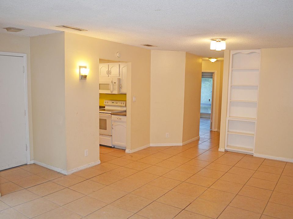 1st image of 2606 Lemontree Ln #2606