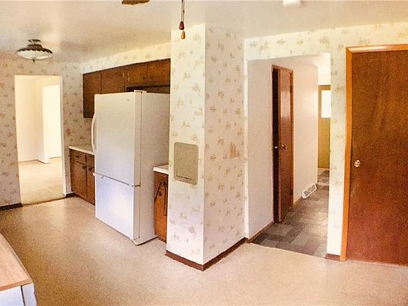 5th image of 709 Mica Dr