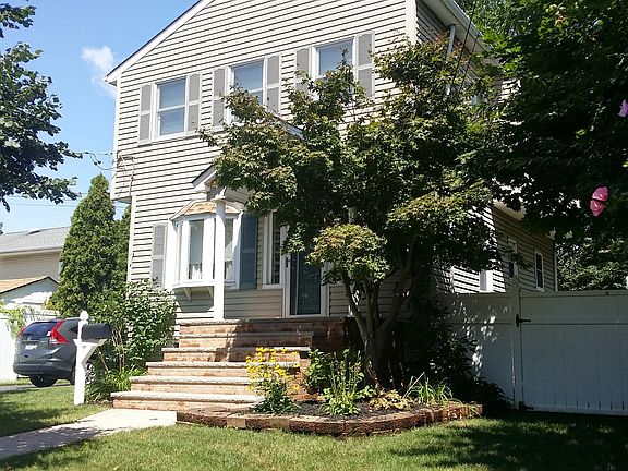 3rd image of 2553 8th St