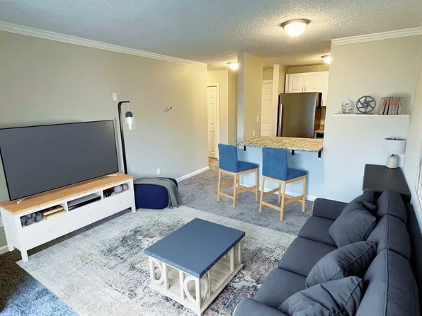 450 Somerset Ave #6-4, Taunton, MA 02780