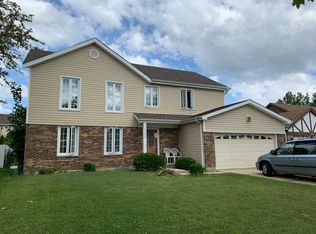 1255 N Foxdale Dr, Addison, IL 60101