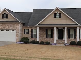 326 Countryside Dr SW, Calhoun, GA 30701