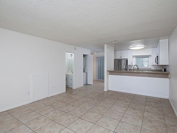5th image of 233 Elm Ave