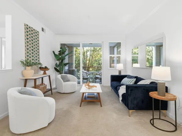 1982 W Bayshore Rd APT 121, East Palo Alto, CA 94303