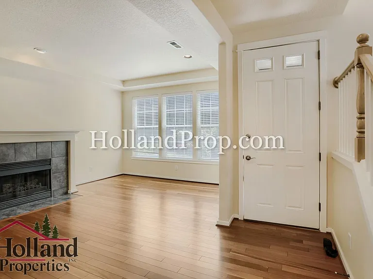 770 NE 72nd Ave — Photo 4