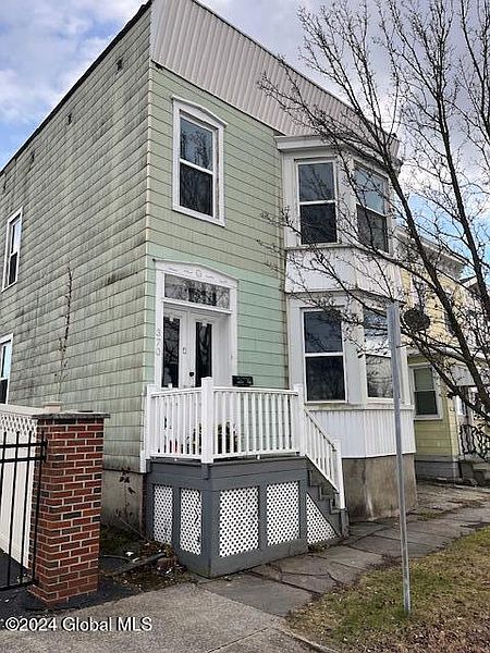 2nd image of 370 2nd Avenue