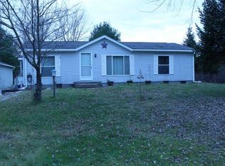 1331 N Nine Mile Rd, Sanford, MI 48657