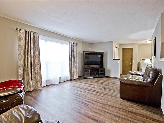5th image of 8628 Wild Cherry Dr