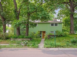2190 Folwell Ave, Falcon Heights, MN 55108