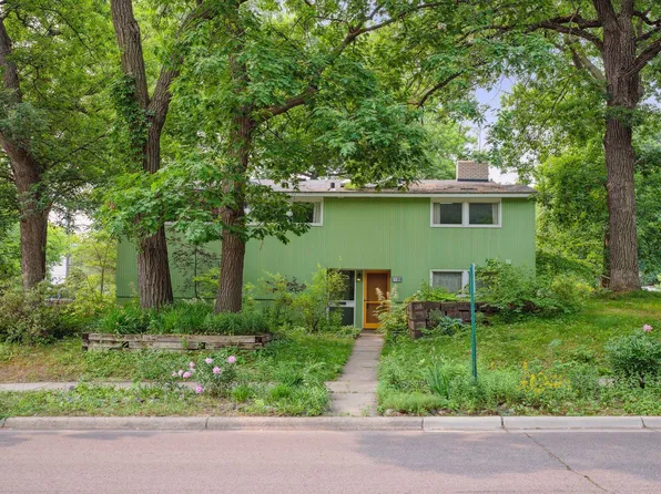 2190 Folwell Ave, Falcon Heights, MN 55108