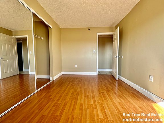 4th image of 15 N Beacon St #5503