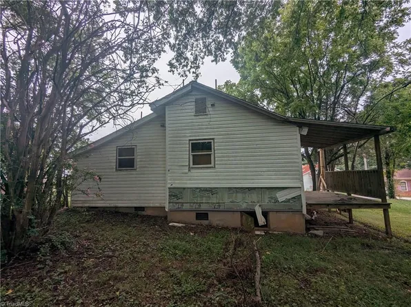 105 Cherry St, Reidsville, NC 27320