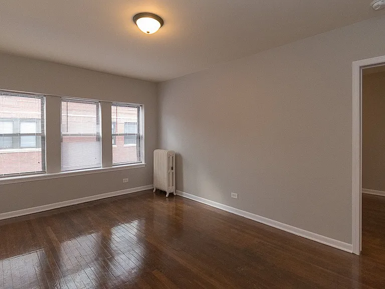 5748 N Winthrop Ave #203 — Photo 10