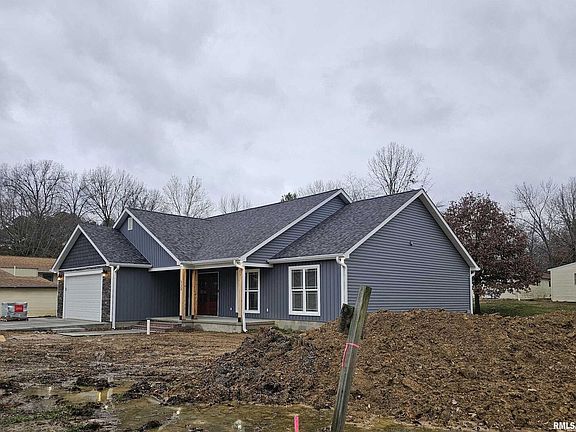 5th image of 112 Brase St