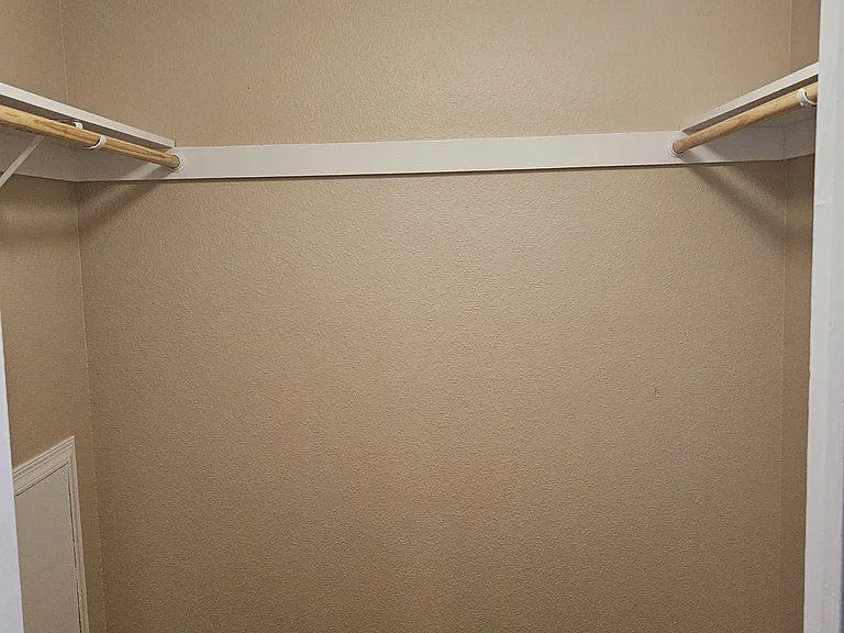 Pine View Apartments — Photo 10