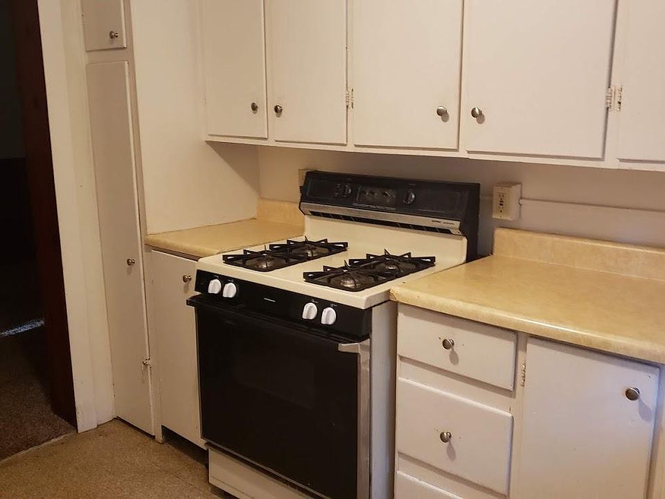 1st image of 2498 W Grand River Ave APT 2