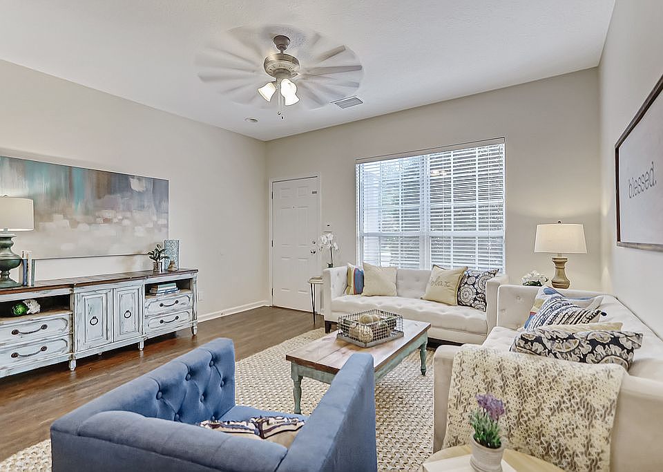 1st image of 3617 Summerlin Ln