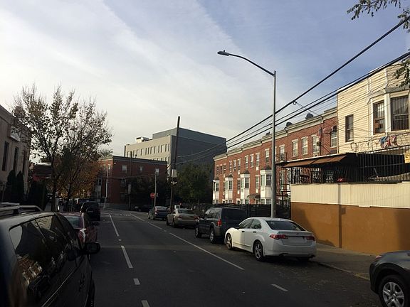 4th image of 1289 Hoe Ave
