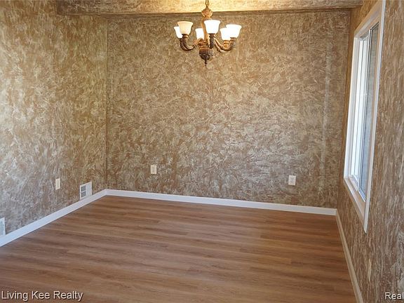 4th image of 3862 Yemans St #1