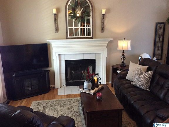 5th image of 161 Hollington Dr NE
