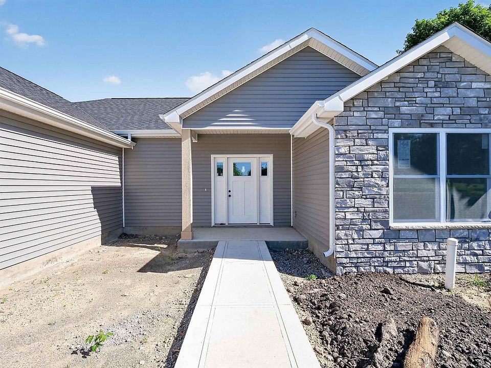1st image of 267 Marcelle Dr