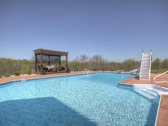 2nd image of 633 Apricot Dr