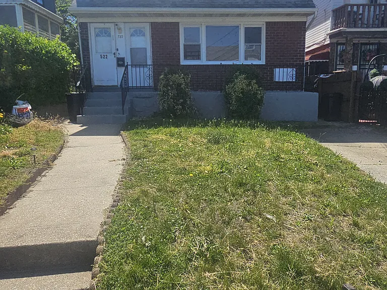 522 Grassmere Ter #1 — Photo 1