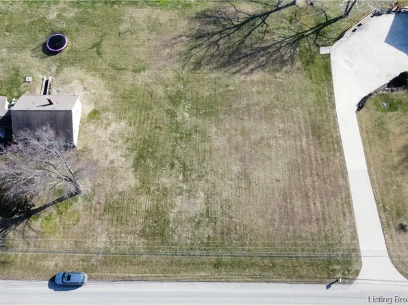  Perry Crossing Parkway, Sellersburg, IN 47172