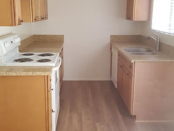 4th image of 218 N Juanita Ave APT 2
