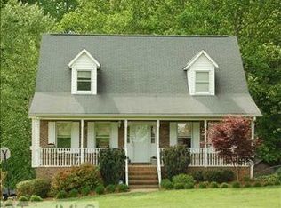 1500 Robinhood Trace Ct, Pfafftown, NC 27040