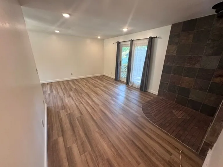 1610 Indian Woods Dr — Photo 5