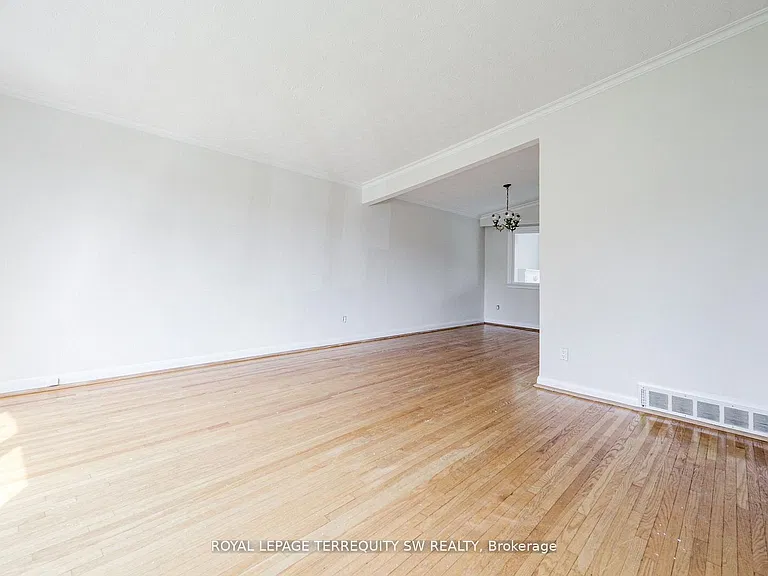 35 Euphrasia Dr — Photo 18