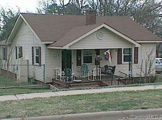 303 Rankin Ave, Mount Holly, NC 28120