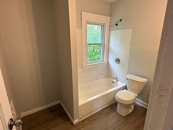 3rd image of 4126 E 59th St #Up