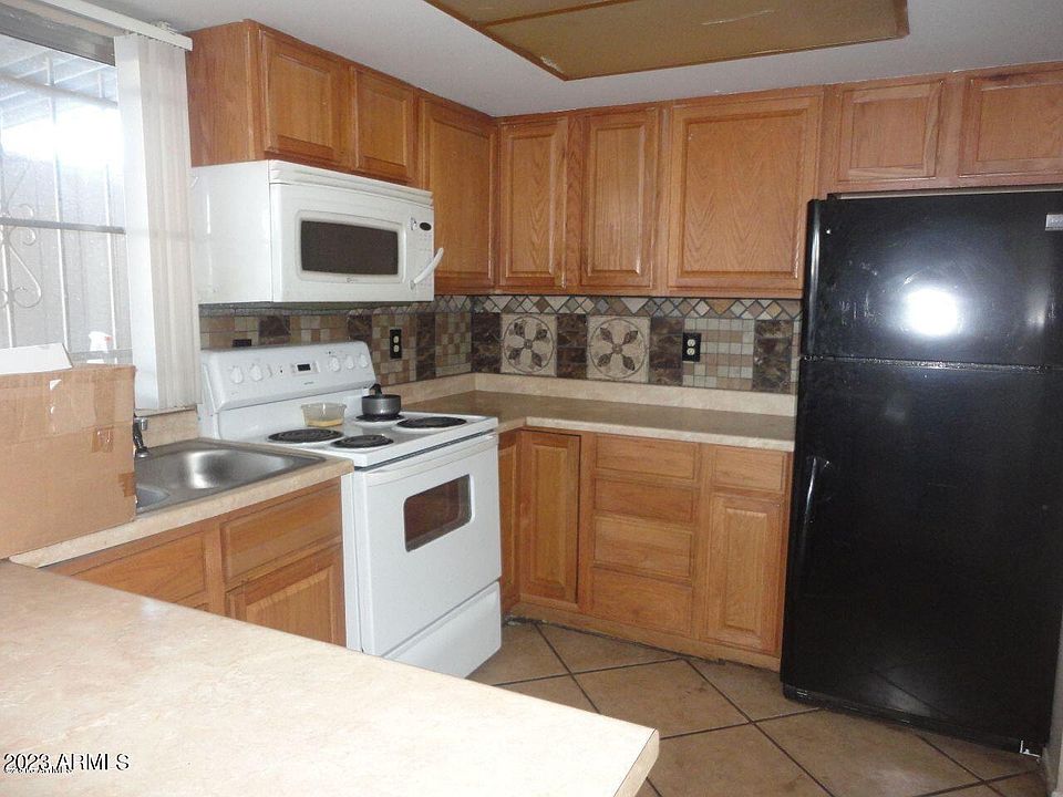 2nd image of 2607 W WOLF Street