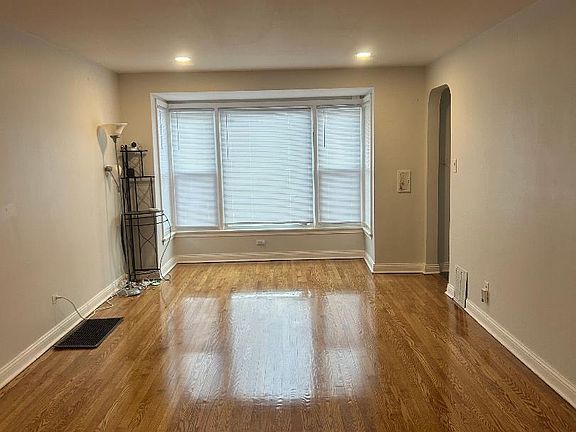 5th image of 2816 W 85th St