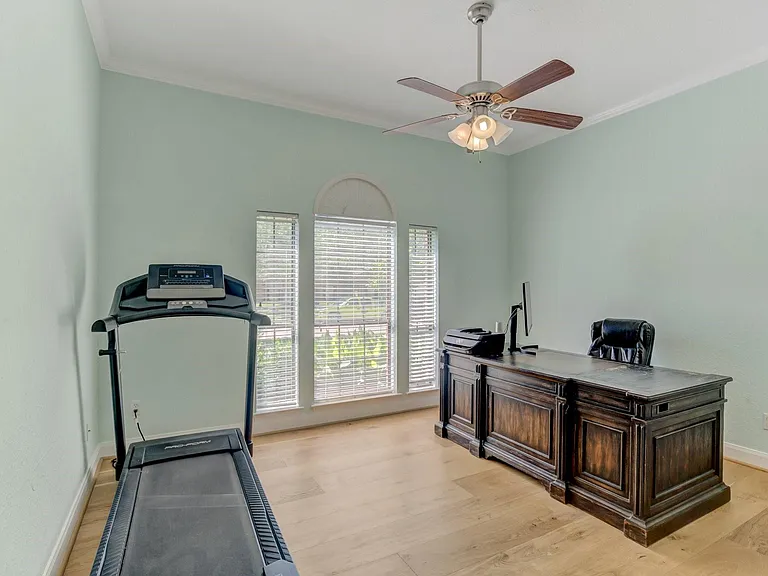 301 Winding Oak Ln S — Photo 19