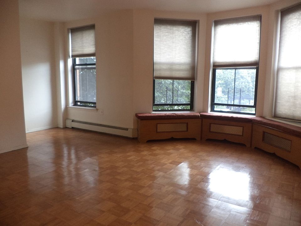 1st image of 371 Cumberland St #1