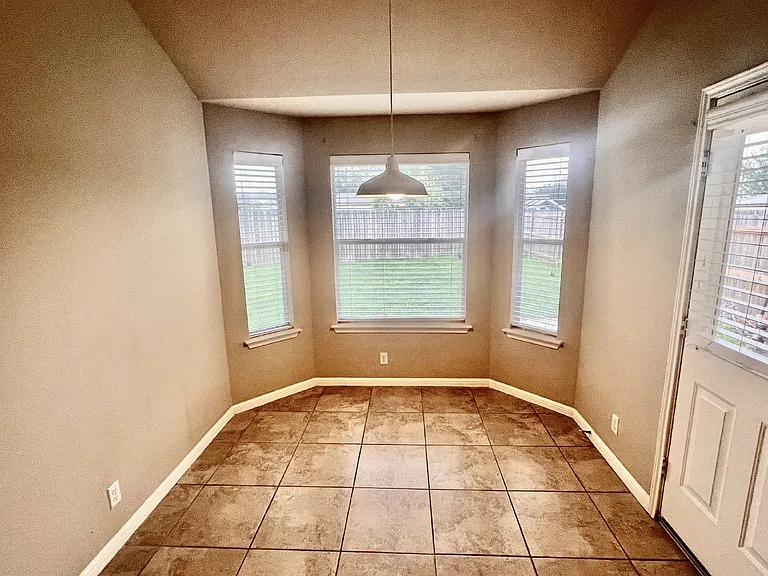 2509 Elara Dr — Photo 9
