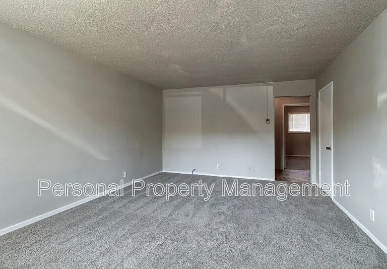 932 NE 86th St — Photo 5