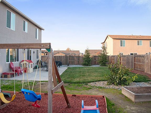 3rd image of 3412 N Sallee Ct