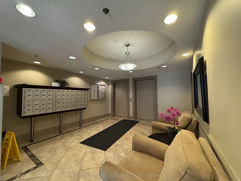 47 Caroline St N #402 — Photo 29