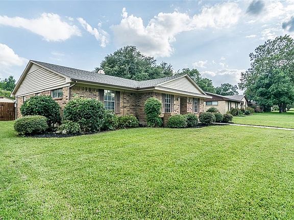 3rd image of 2512 Peppertree Pl