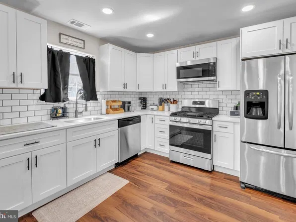 430 Whitman Ln, Williamstown, NJ 08094