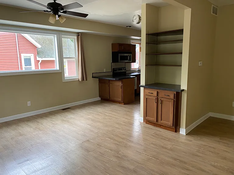 444 College Ave — Photo 6