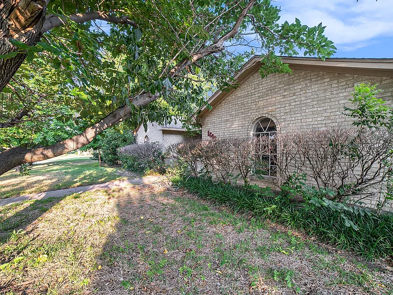 1608 San Antone Ln — Photo 9